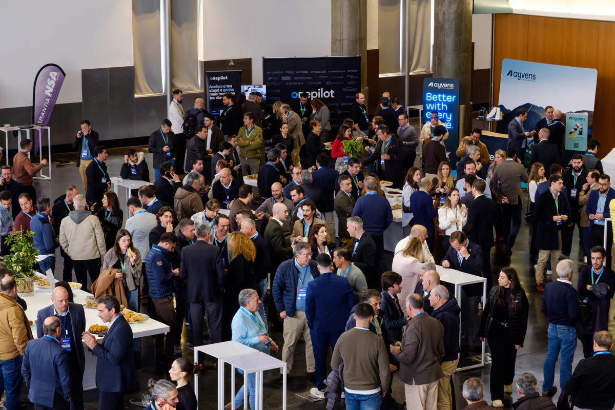 Professionals networking between sessions